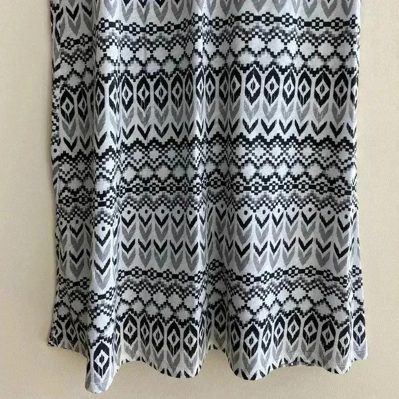 American Eagle Outfitters White and Black Aztec Print Maxi Skirt with Slit - Picture 10 of 12
